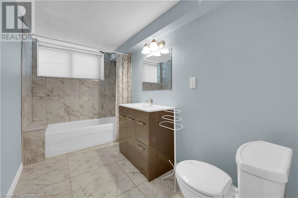 33 Dana Drive Unit# Lower Suite, Hamilton, Ontario  L9A 3H7 - Photo 19 - 40681816