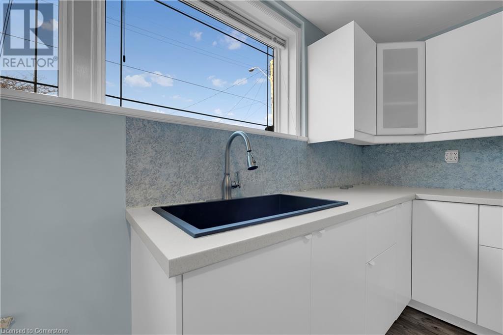 33 Dana Drive Unit# Lower Suite, Hamilton, Ontario  L9A 3H7 - Photo 8 - 40681816