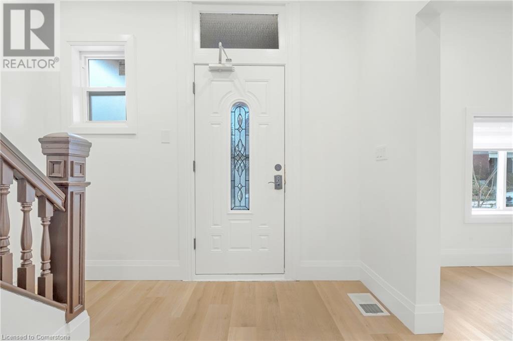 15 Arthur Street N, Hamilton, Ontario  L8L 6C6 - Photo 2 - 40682672