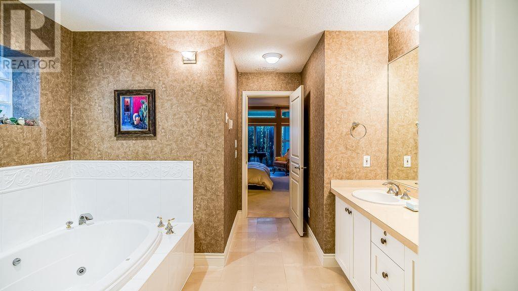 4918 Edendale Lane, West Vancouver, British Columbia  V7W 3H7 - Photo 30 - R2948343