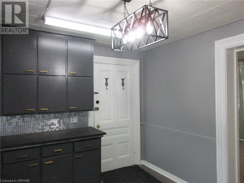 18 Wellington Street N, Woodstock, Ontario  N4S 6P2 - Photo 7 - 40682662