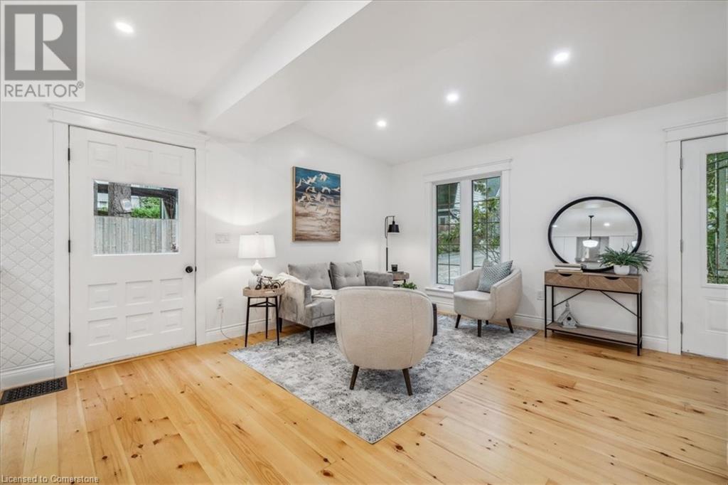 3 East StreetGrimsby, Ontario  L3M 2R1 - Photo 10 - 40683049