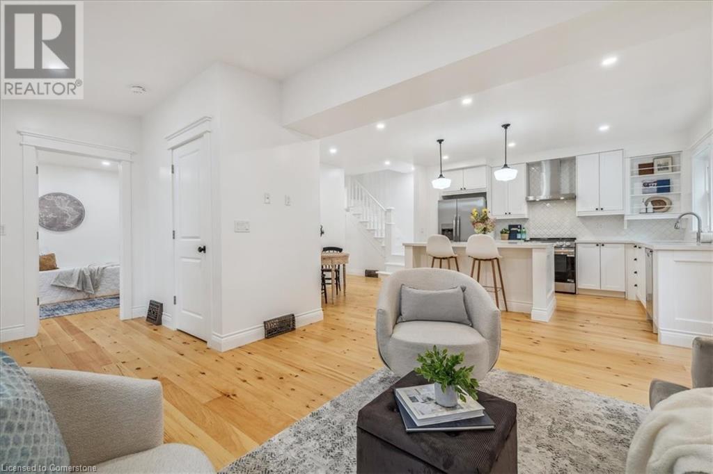 3 East StreetGrimsby, Ontario  L3M 2R1 - Photo 13 - 40683049