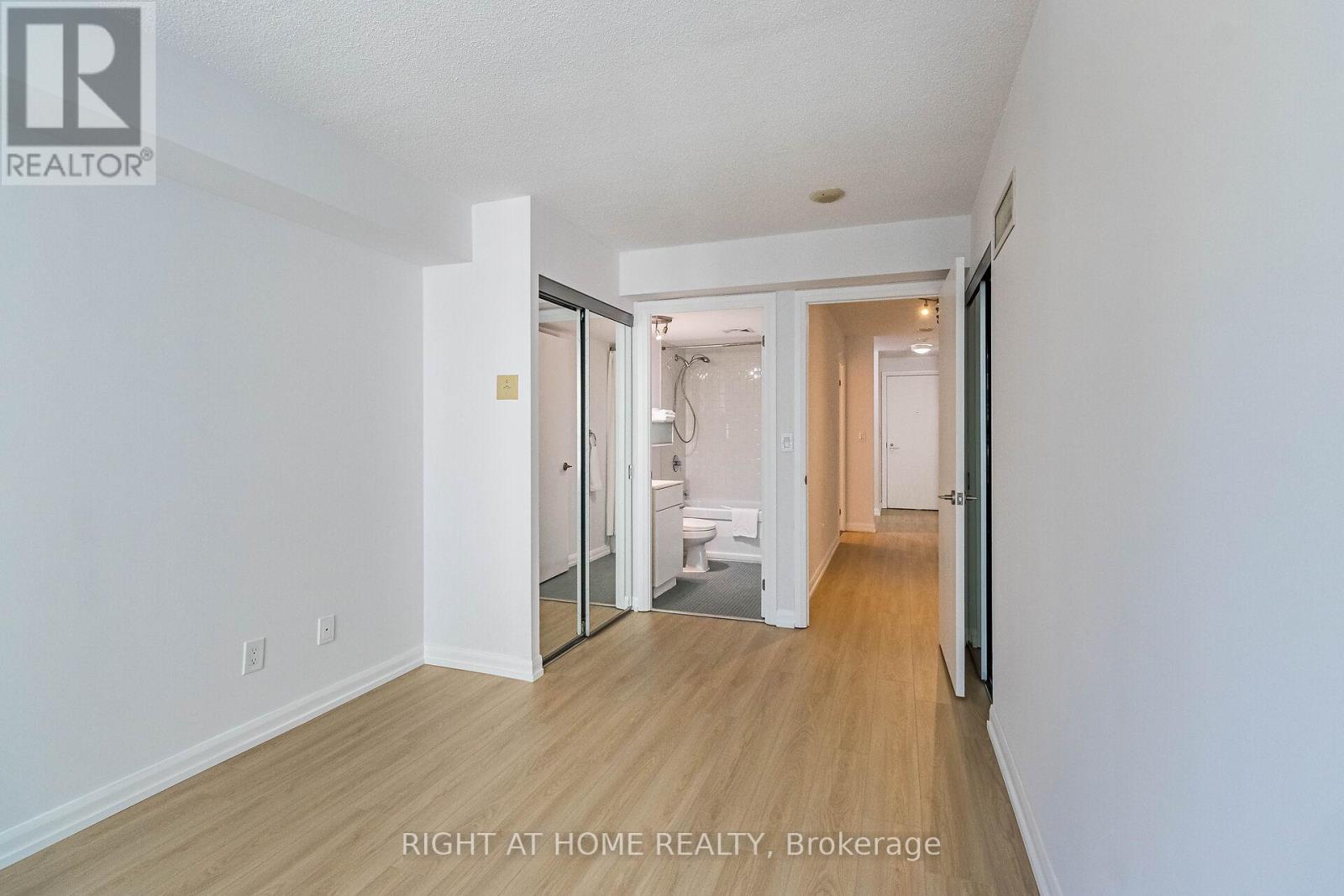 1038 - 111 Elizabeth Street, Toronto, Ontario  M5G 1P7 - Photo 16 - C11824469