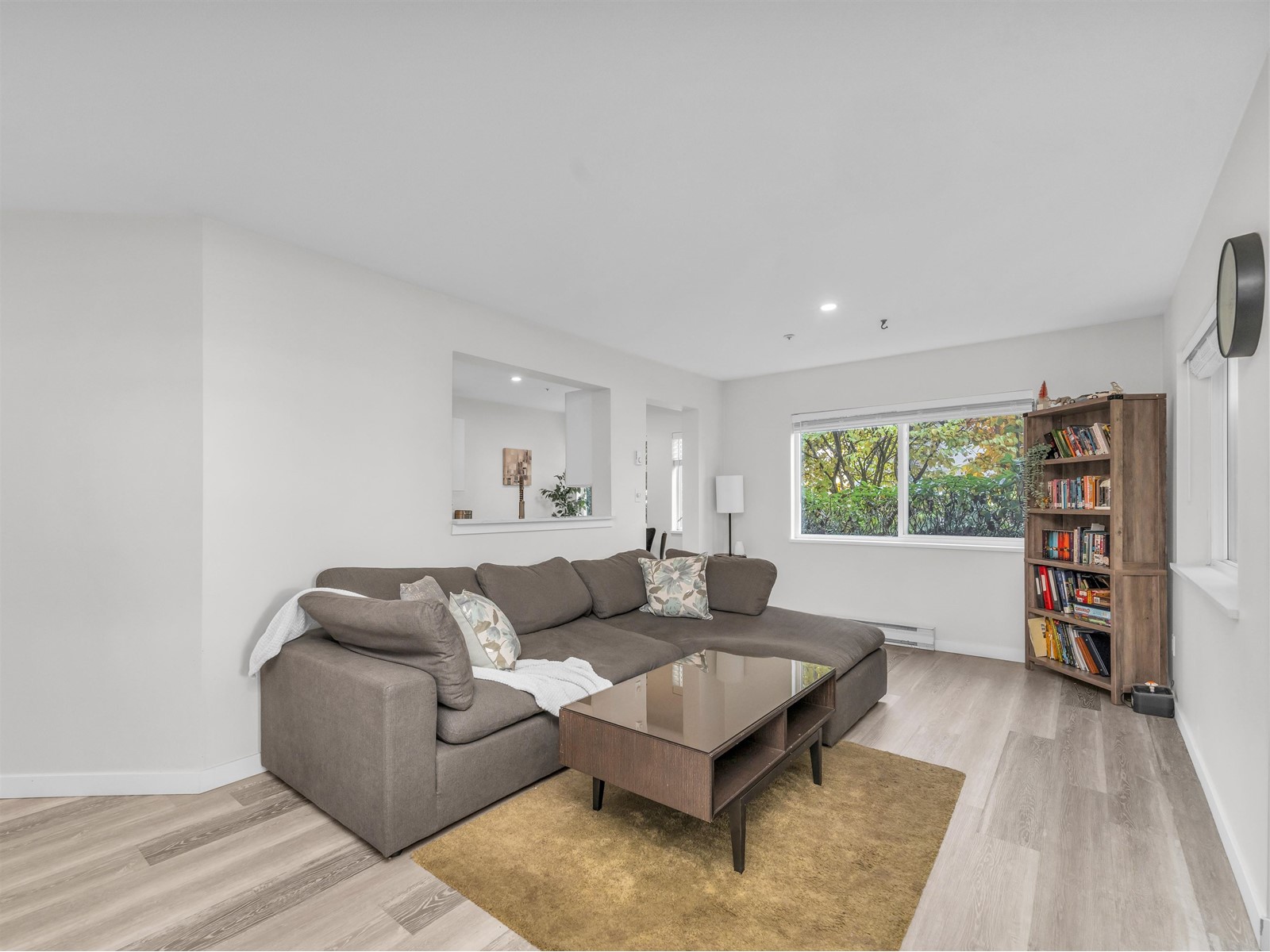 Property at 101 15140 29A AVENUE image 2