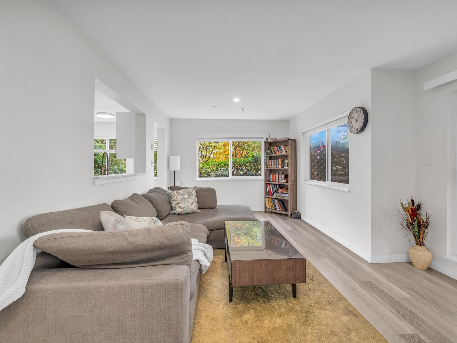 Property at 101 15140 29A AVENUE image 3