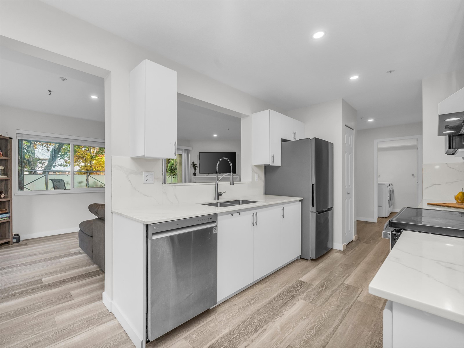 101 15140 29a Avenue, Surrey, British Columbia  V4P 3B1 - Photo 9 - R2939109