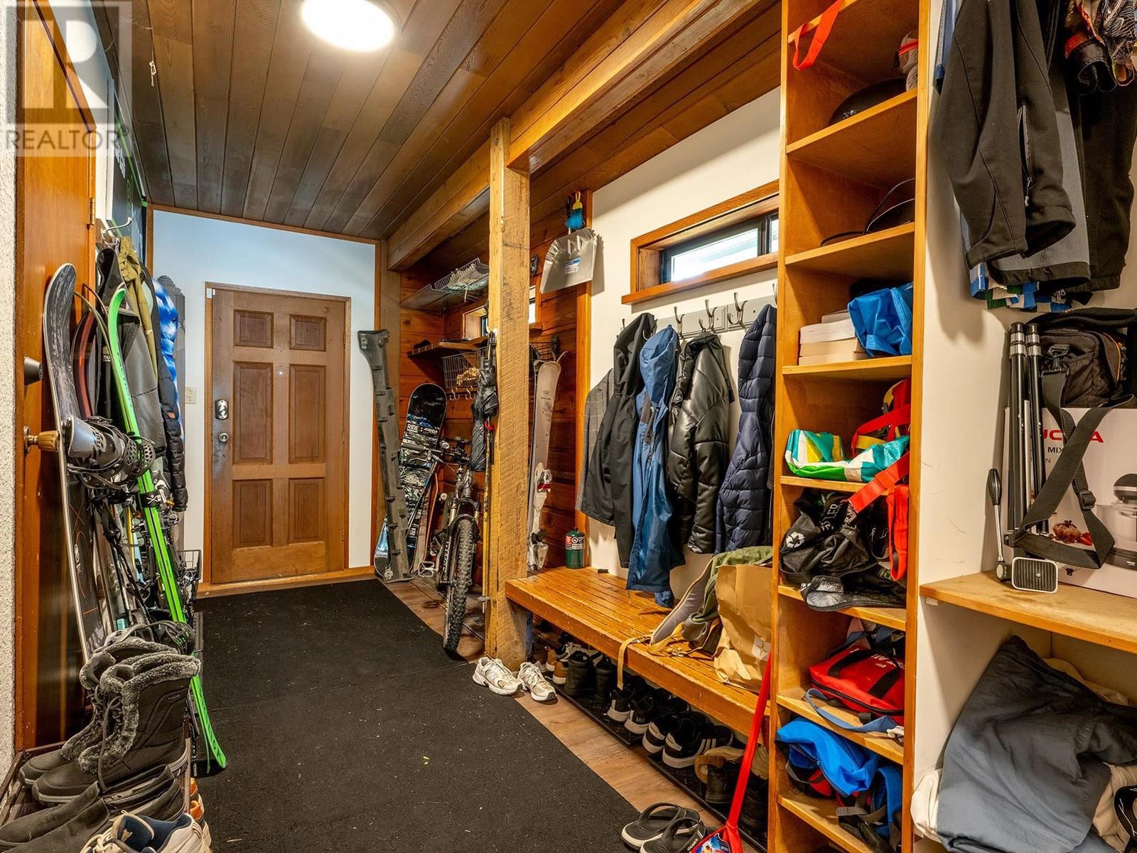 8464 Matterhorn Drive, Whistler, British Columbia  V8E 0G1 - Photo 17 - R2917250