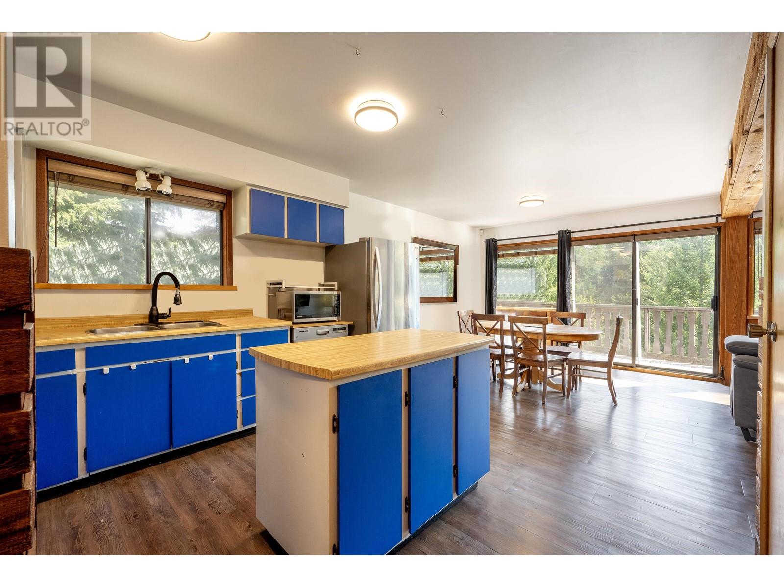 8464 Matterhorn Drive, Whistler, British Columbia  V8E 0G1 - Photo 8 - R2917250