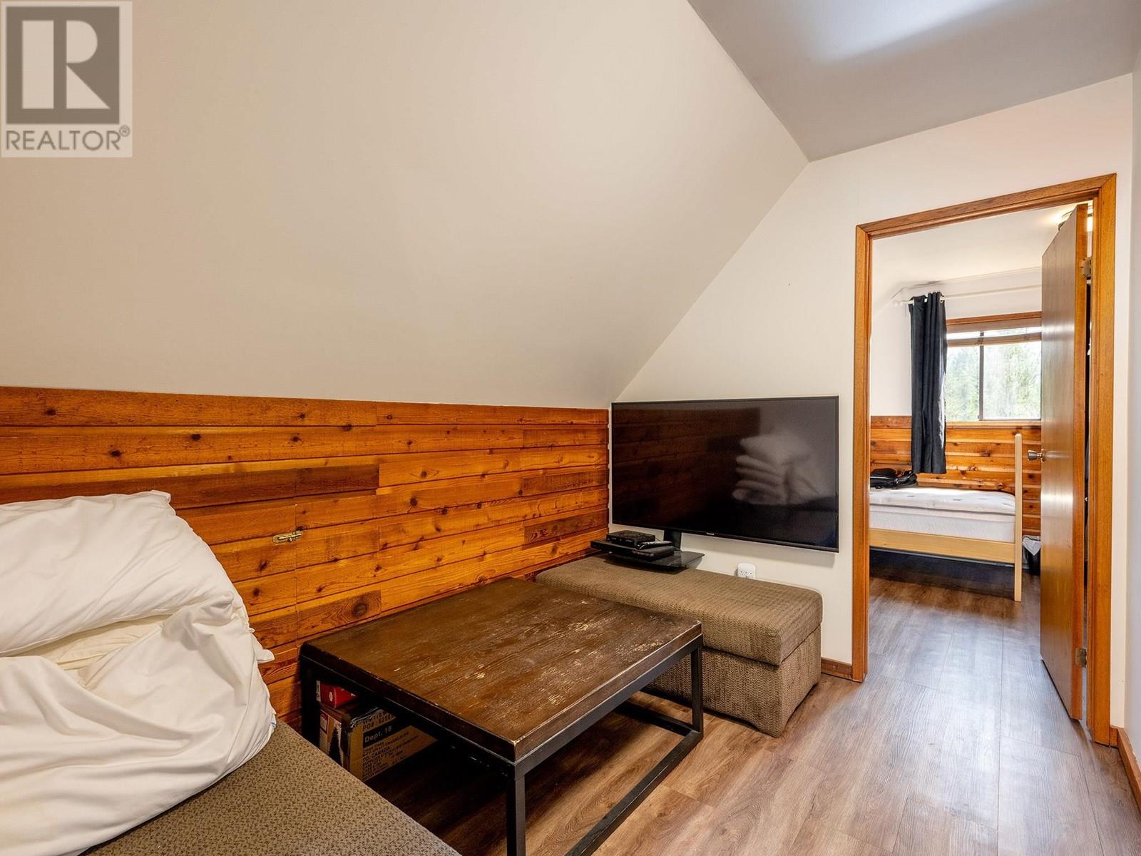 8464 Matterhorn Drive, Whistler, British Columbia  V8E 0G1 - Photo 10 - R2917250
