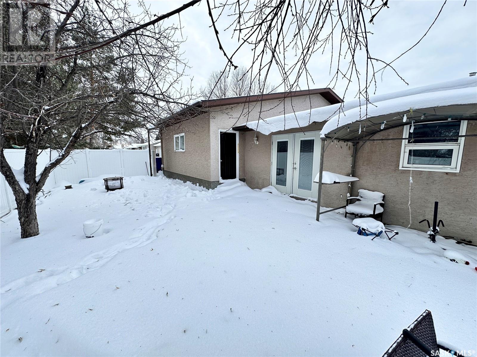 748 Brimacombe Drive, Weyburn, Saskatchewan  S4H 2P8 - Photo 37 - SK989109