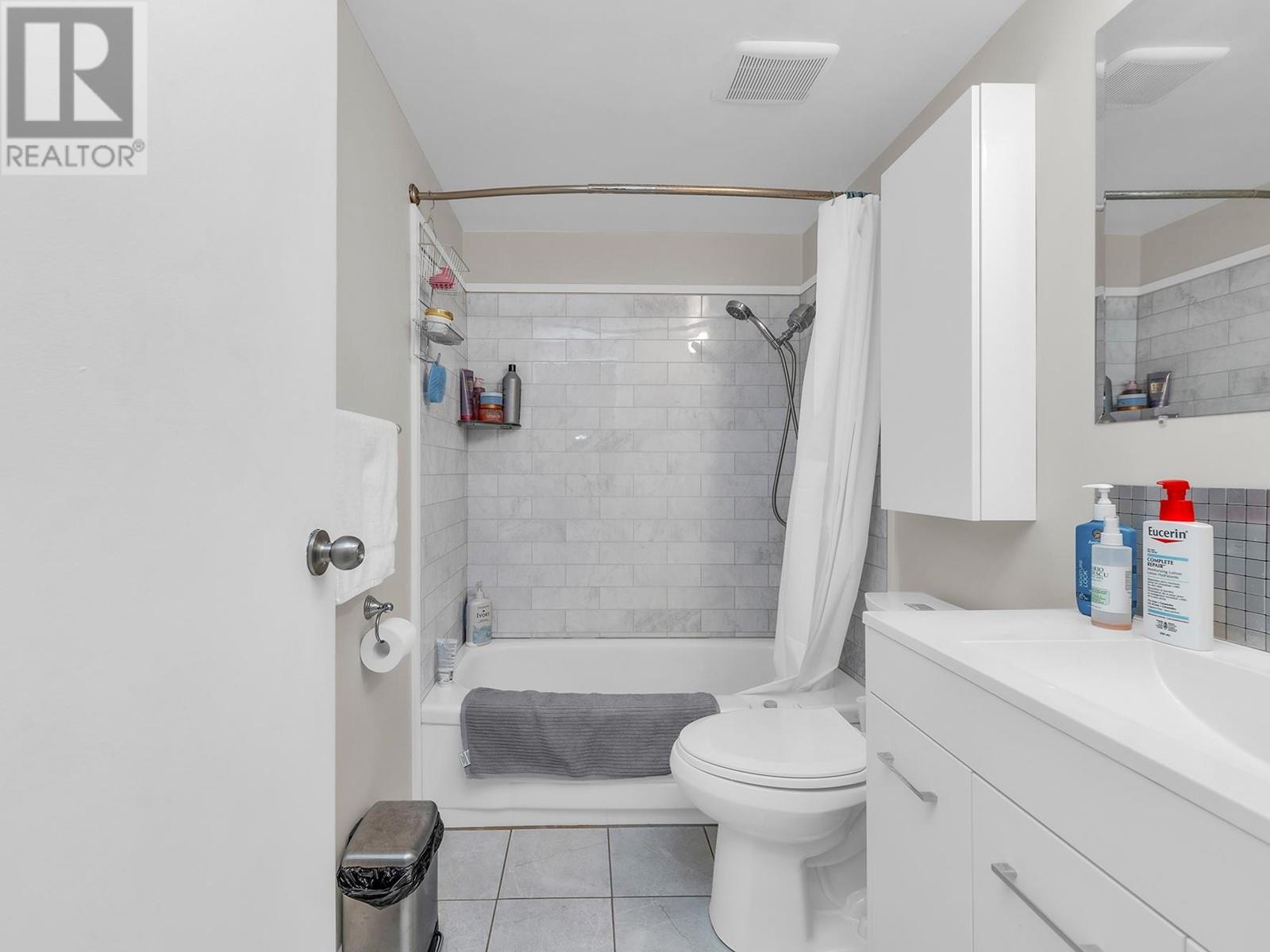 204 975 E Broadway, Vancouver, British Columbia  V5T 1Y3 - Photo 17 - R2948395