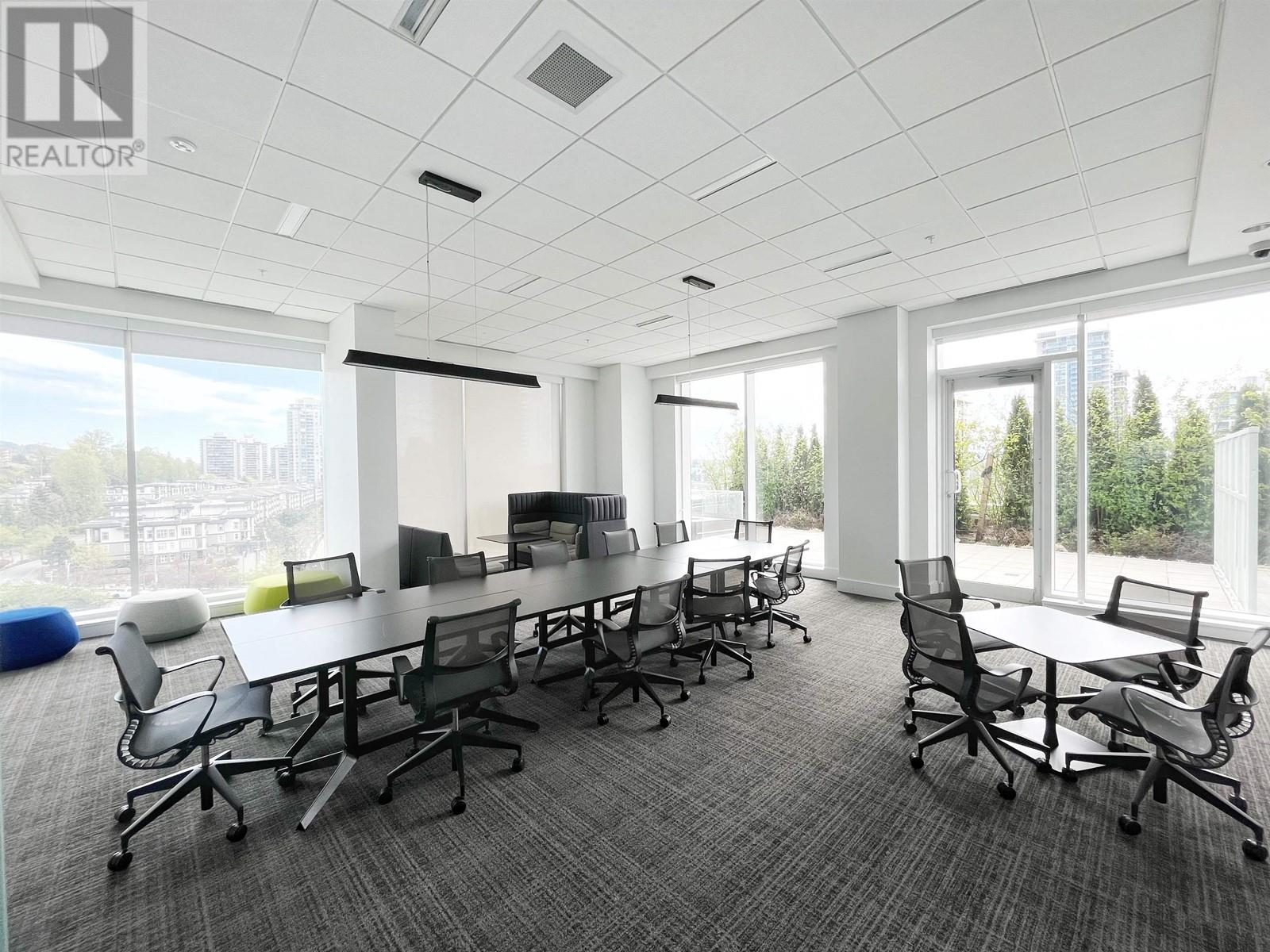 Listing Picture 5 of 24 : 2004 4650 BRENTWOOD BOULEVARD, Burnaby / 本拿比 - 魯藝地產 Yvonne Lu Group - MLS Medallion Club Member