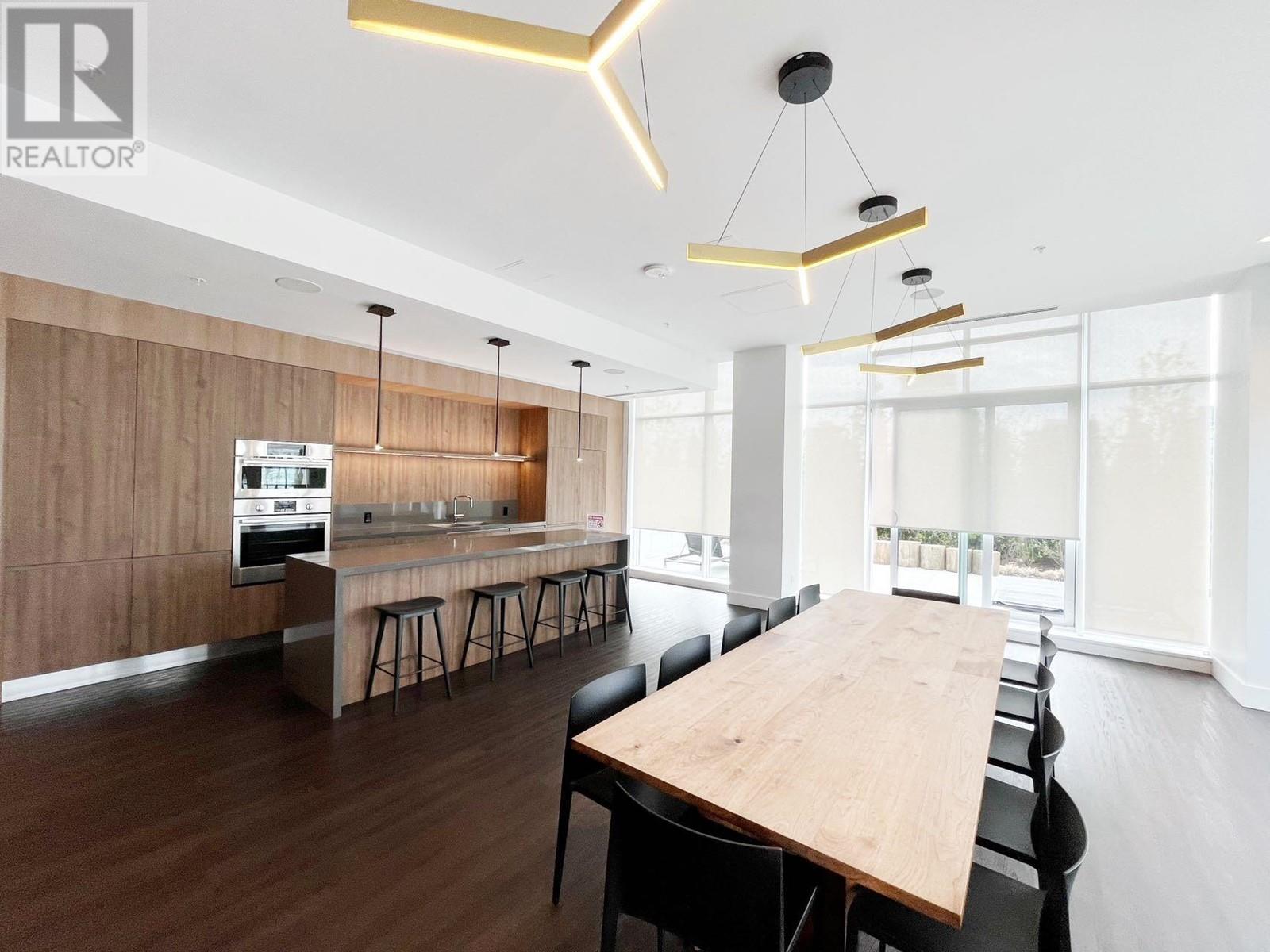 Listing Picture 6 of 24 : 2004 4650 BRENTWOOD BOULEVARD, Burnaby / 本拿比 - 魯藝地產 Yvonne Lu Group - MLS Medallion Club Member