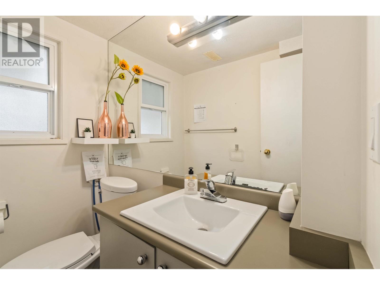 Listing Picture 13 of 33 : 10271 THIRLMERE DRIVE, Richmond / 烈治文 - 魯藝地產 Yvonne Lu Group - MLS Medallion Club Member