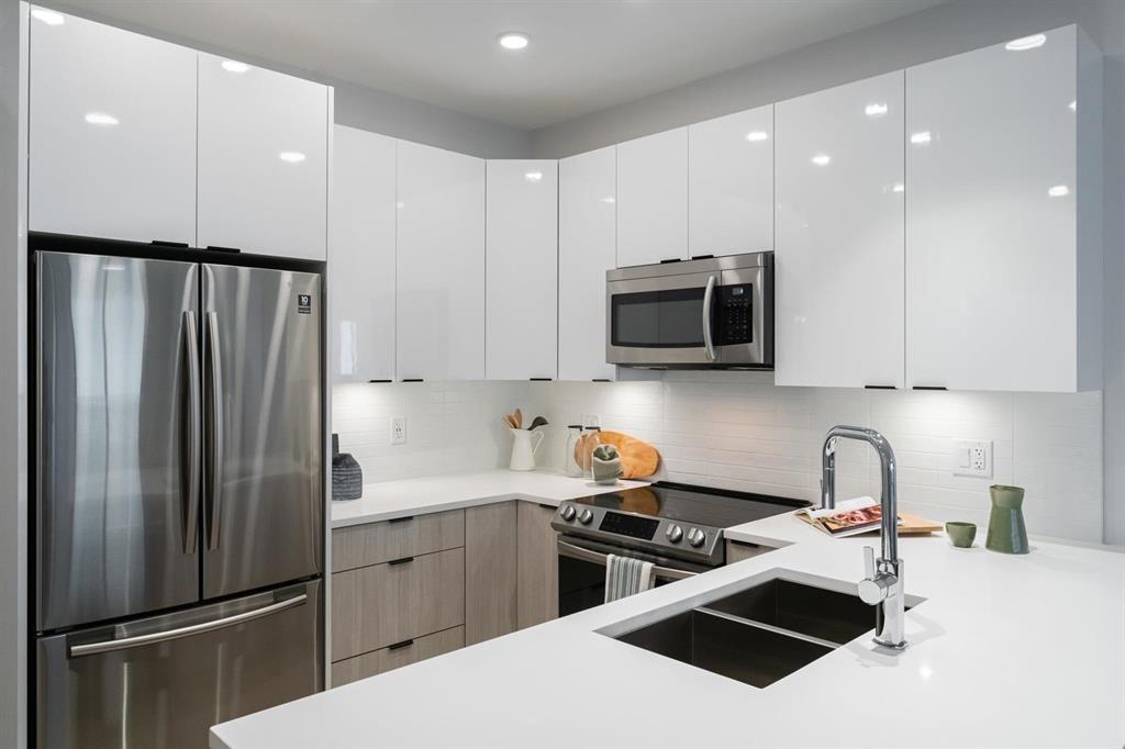 301 13458 95 Avenue, Surrey, British Columbia  V3P 1P5 - Photo 4 - R2948345