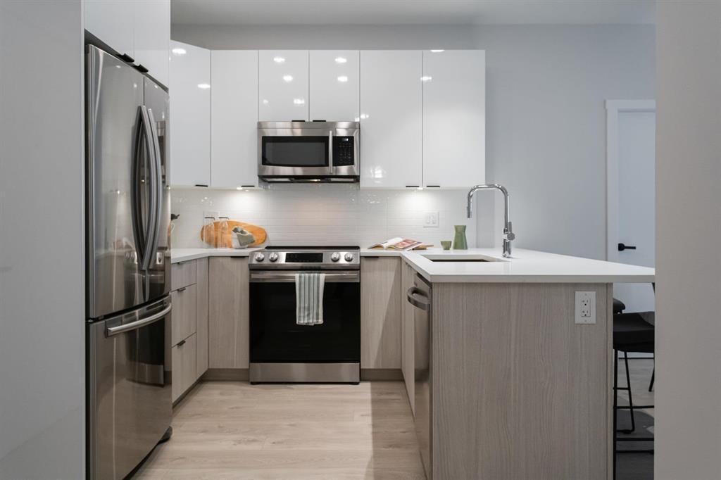 301 13458 95 Avenue, Surrey, British Columbia  V3P 1P5 - Photo 5 - R2948345
