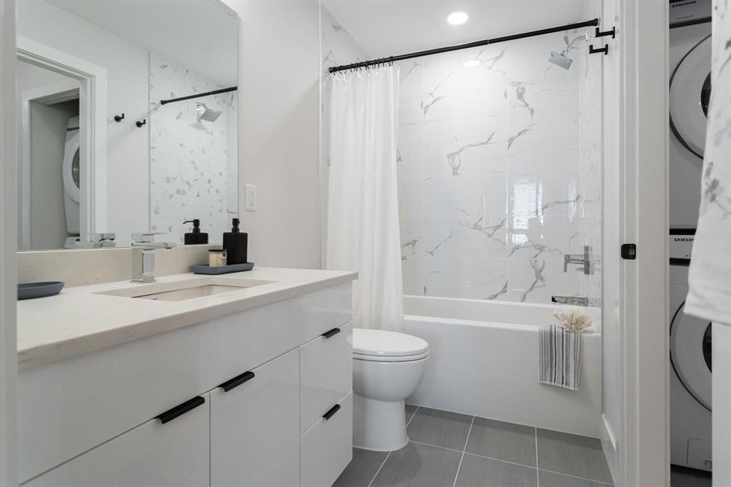 301 13458 95 Avenue, Surrey, British Columbia  V3P 1P5 - Photo 15 - R2948345