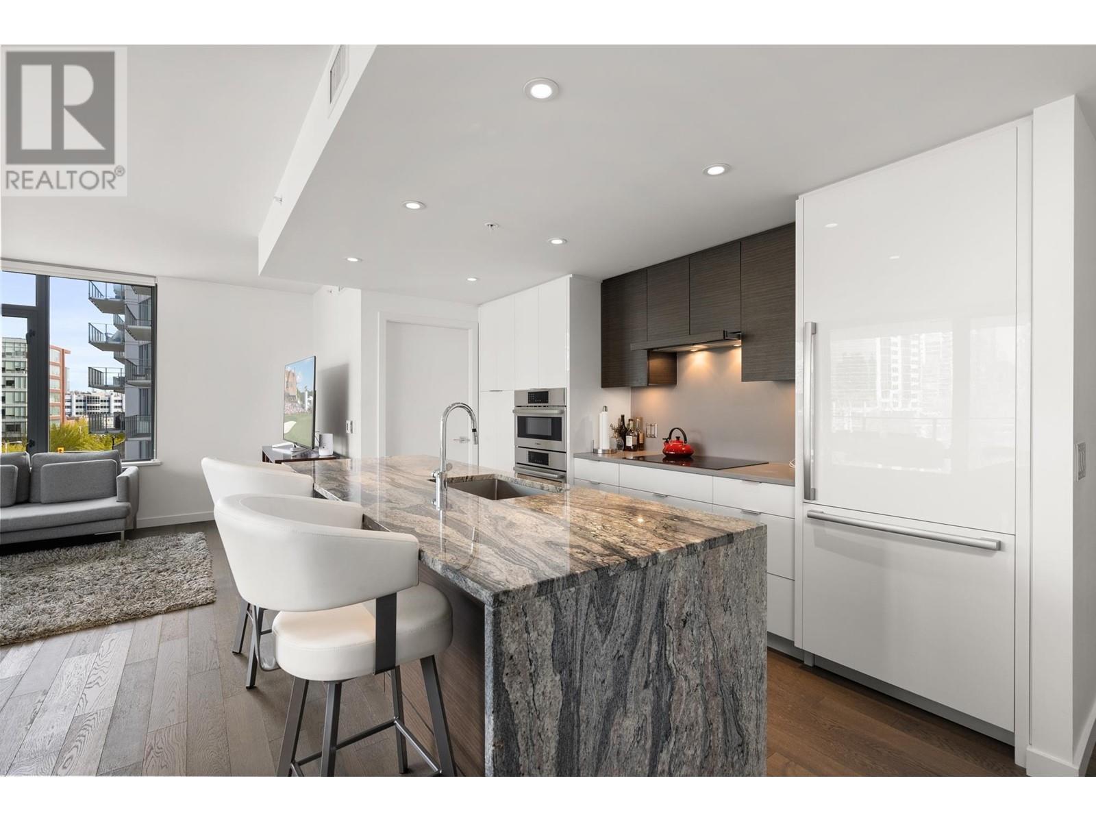 Listing Picture 2 of 33 : 506 1678 PULLMAN PORTER STREET, Vancouver / 溫哥華 - 魯藝地產 Yvonne Lu Group - MLS Medallion Club Member