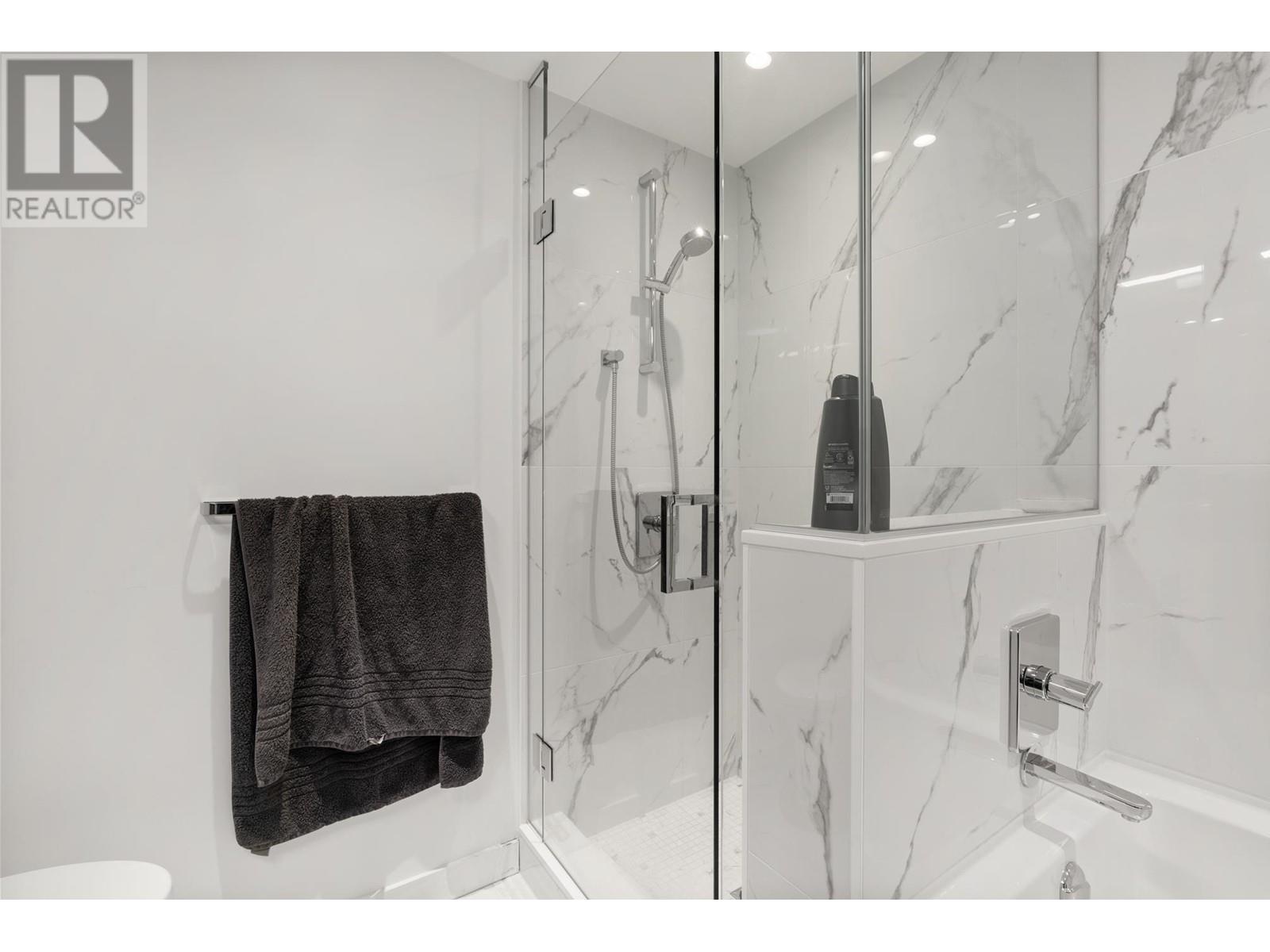 Listing Picture 21 of 33 : 506 1678 PULLMAN PORTER STREET, Vancouver / 溫哥華 - 魯藝地產 Yvonne Lu Group - MLS Medallion Club Member