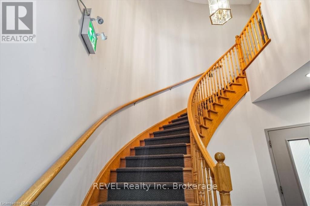 300 - 406 North Service #whole Road E, Oakville, Ontario  L6H 5R2 - Photo 5 - W10403347