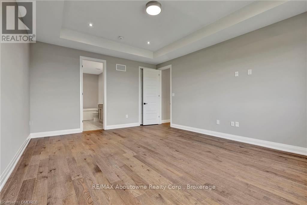 3307 Harasym Trail, Oakville, Ontario  L6M 5N6 - Photo 18 - W10403494