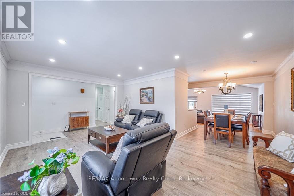 428 Henderson Road, Burlington, Ontario  L7L 2P8 - Photo 11 - W10403942