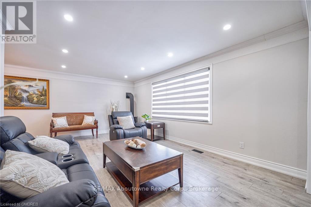 428 Henderson Road, Burlington, Ontario  L7L 2P8 - Photo 6 - W10403942