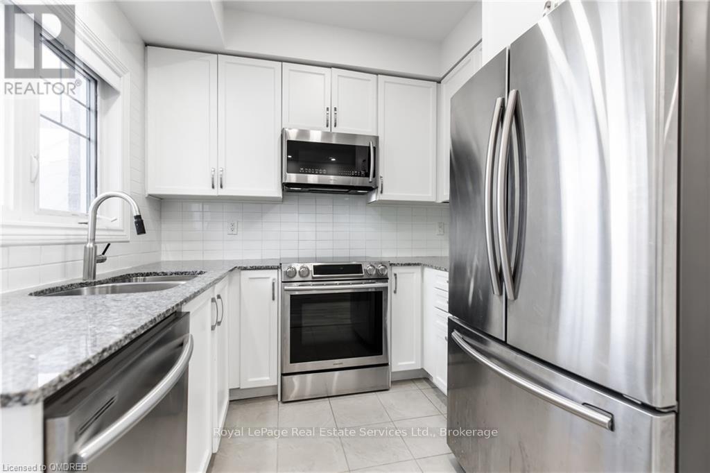 42-02 - 2420 Baronwood Drive, Oakville, Ontario  L6M 0J7 - Photo 17 - W10404065