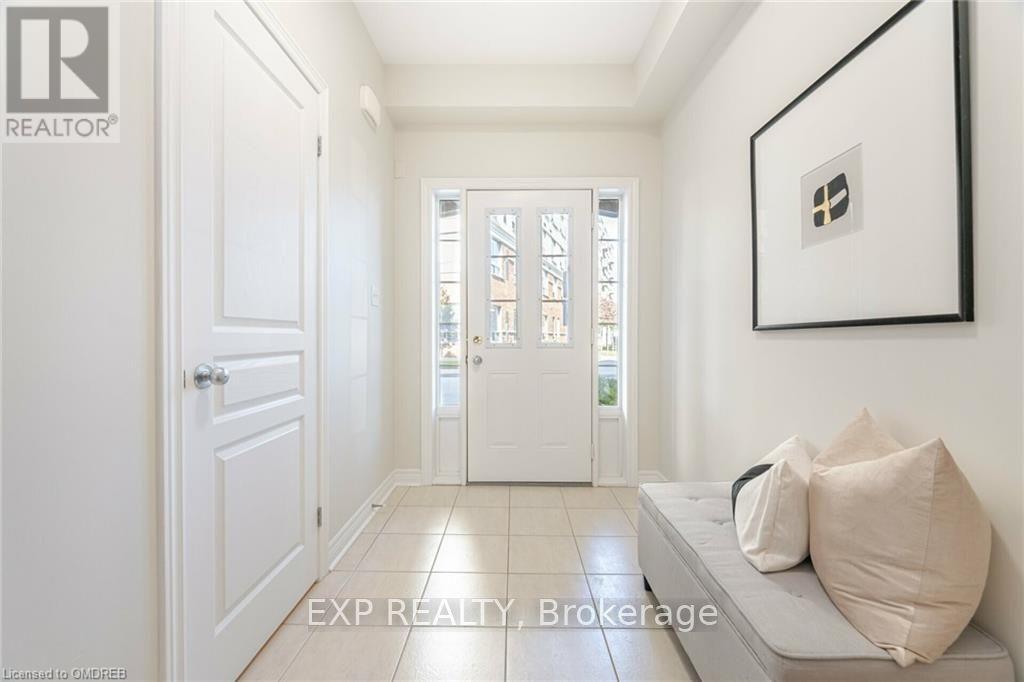5064 Mercer, Burlington, Ontario  L7L 0A4 - Photo 6 - W10404081