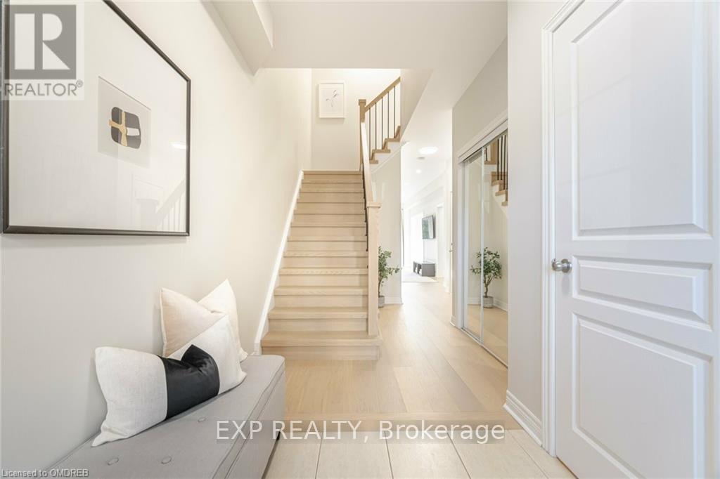 5064 Mercer, Burlington, Ontario  L7L 0A4 - Photo 7 - W10404081