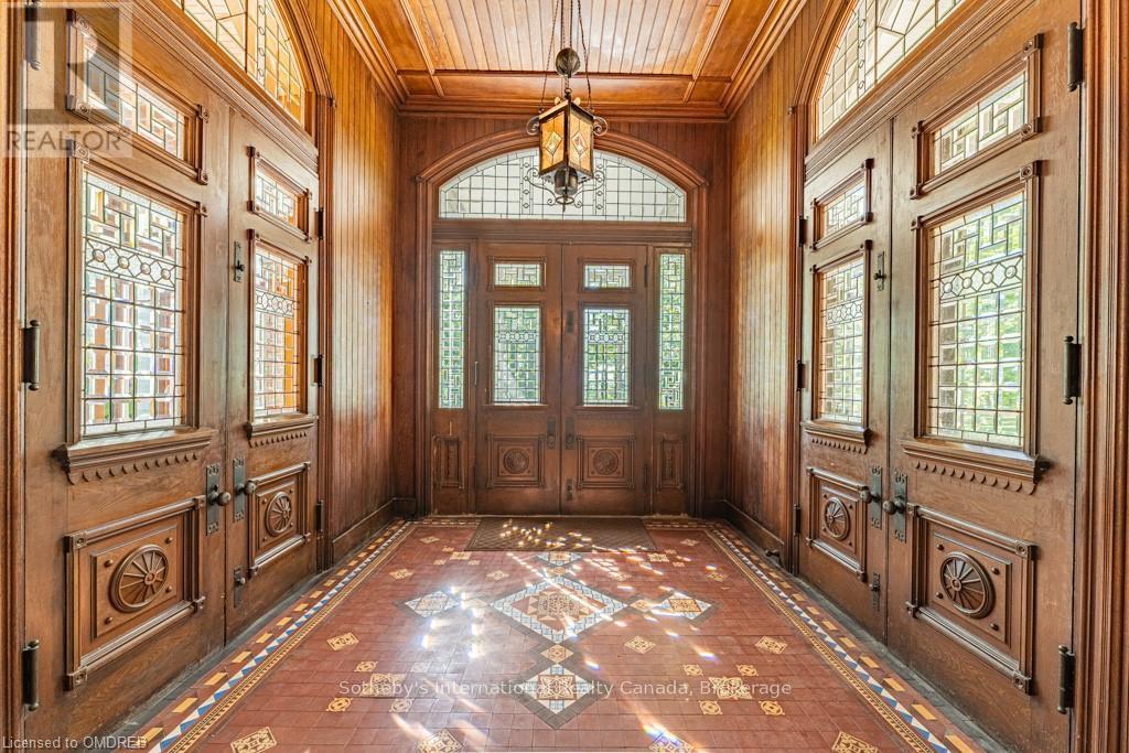 1 Springhill Street, Hamilton, Ontario  L9H 4V2 - Photo 5 - X10404227