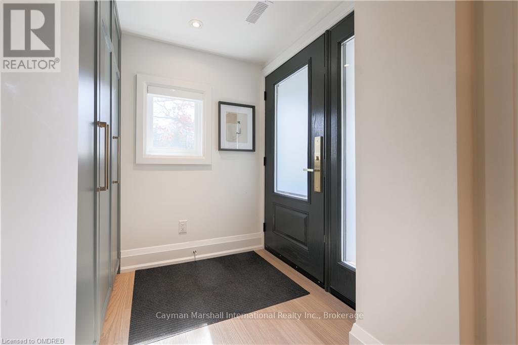 1207 Lorne Park Road, Mississauga (Lorne Park), Ontario  L5H 3A7 - Photo 3 - W10404542