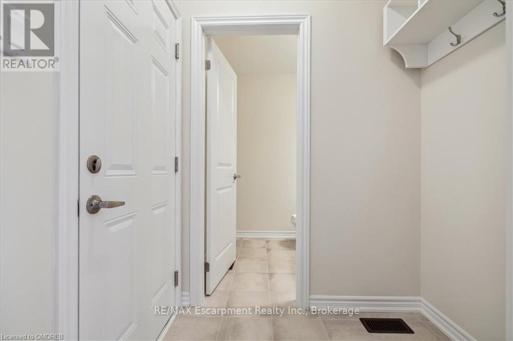 1396 National, Burlington (Tyandaga), Ontario  L7P 0V6 - Photo 6 - W10407340