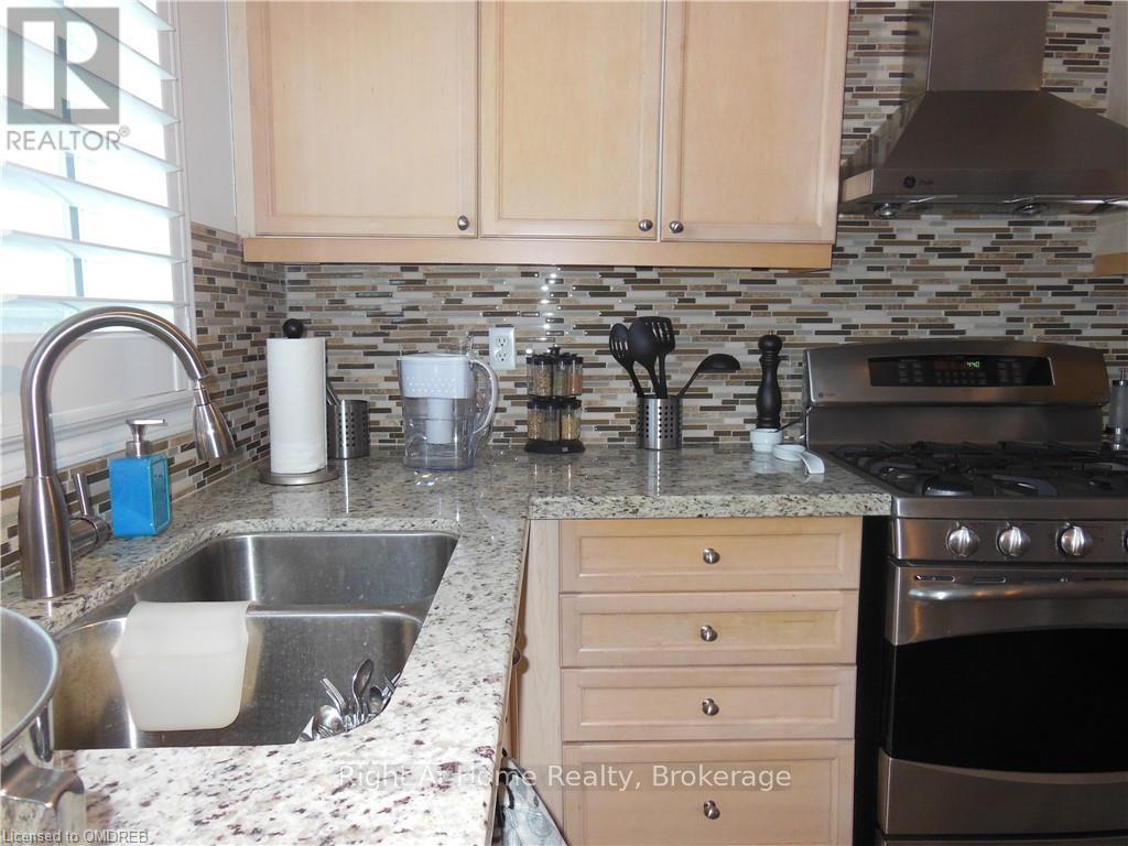 411 Cedar Hedge Road, Milton, Ontario  L9T 5K7 - Photo 6 - W10418338