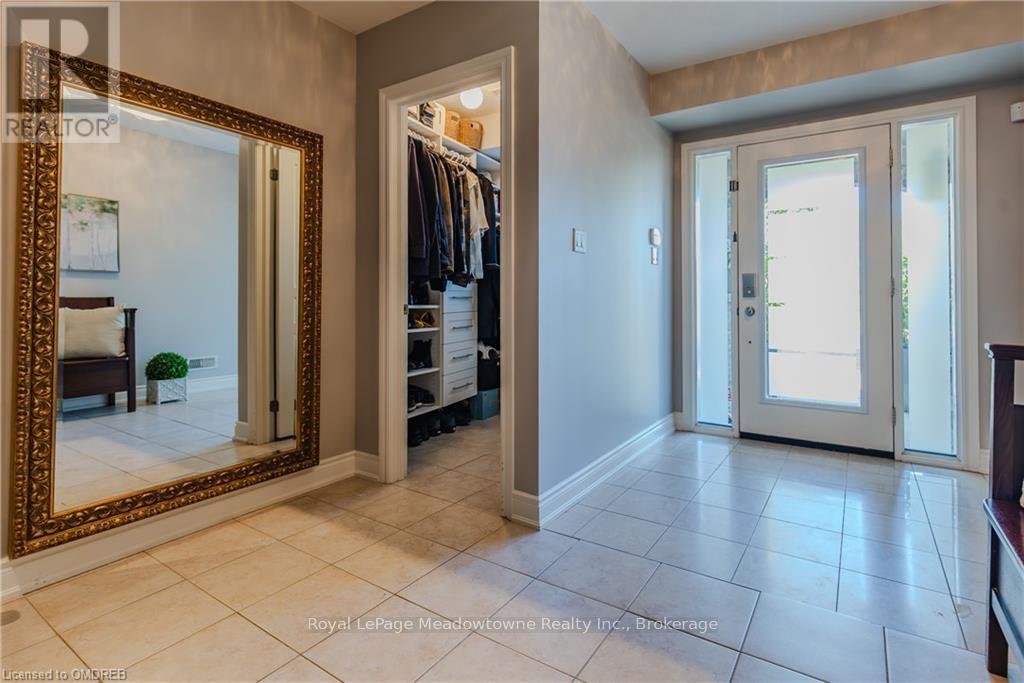 29 Premium Way, Mississauga, Ontario  L5B 1A1 - Photo 5 - W10418371