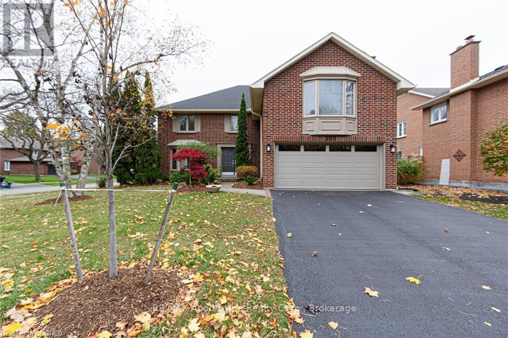 398 BARCLAY CRESCENT, Oakville, Ontario