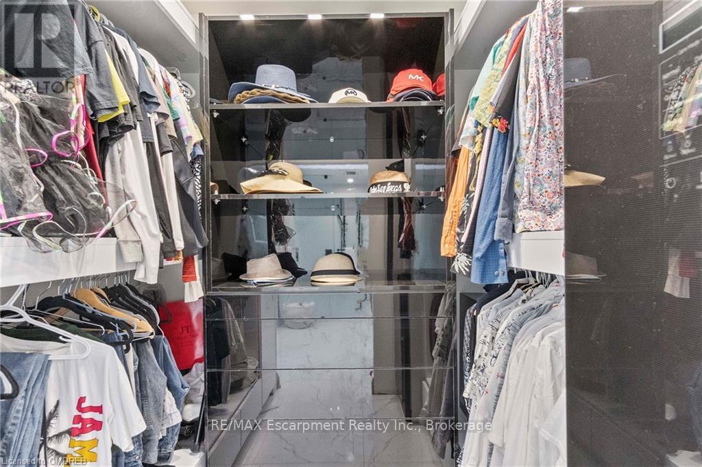 1401 Bridgestone Lane, Mississauga, Ontario  L5J 4E1 - Photo 16 - W10423638