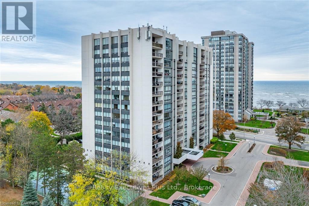 202 - 2175 Marine Drive, Oakville, Ontario  L6L 5L5 - Photo 1 - W10433005