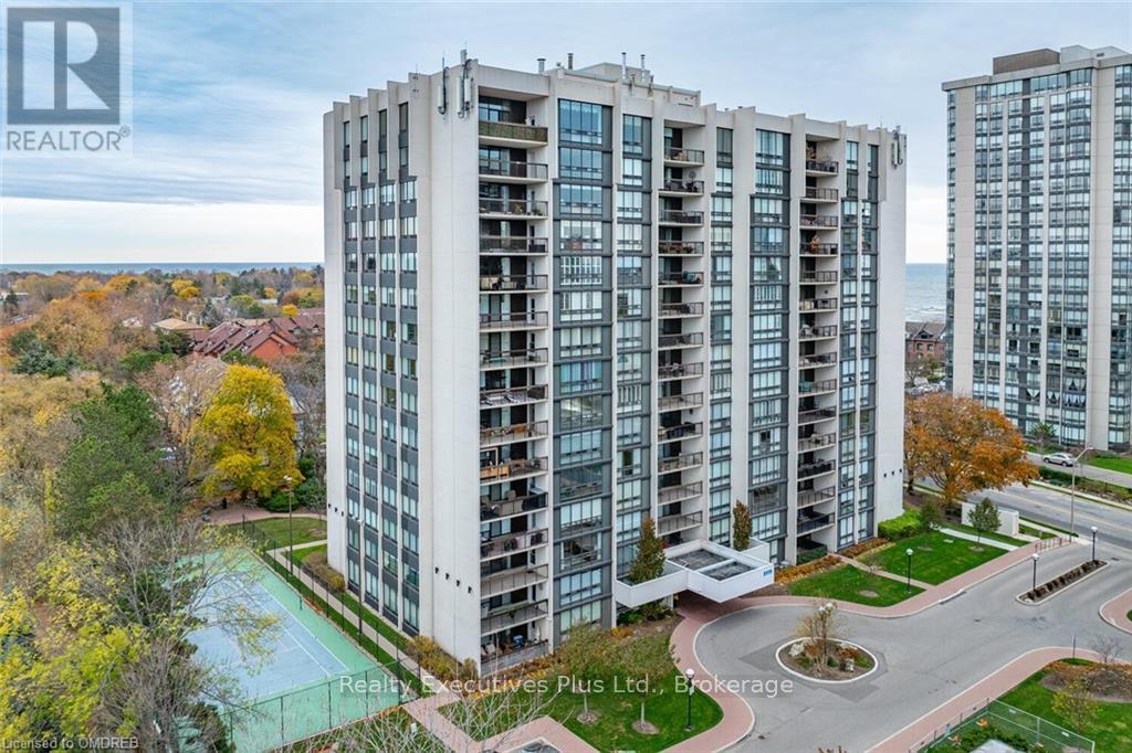 202 - 2175 Marine Drive, Oakville, Ontario  L6L 5L5 - Photo 2 - W10433005