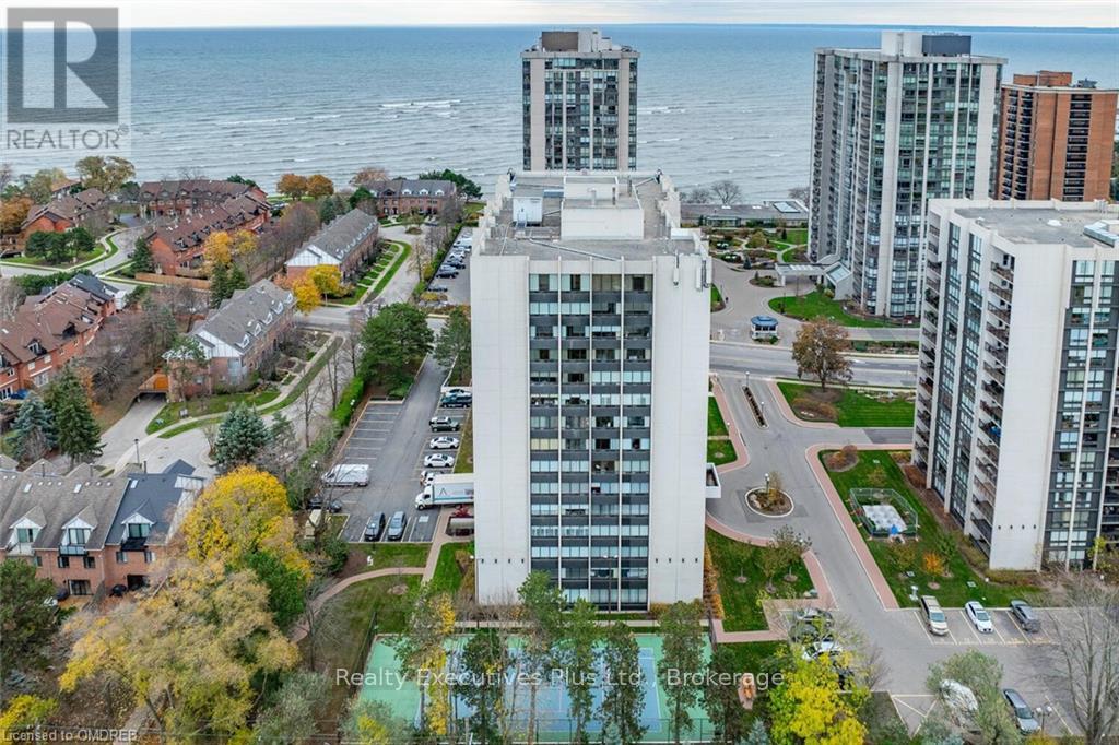 202 - 2175 Marine Drive, Oakville, Ontario  L6L 5L5 - Photo 4 - W10433005