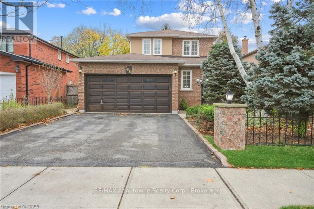 560 MARLATT DRIVE, Oakville, Ontario