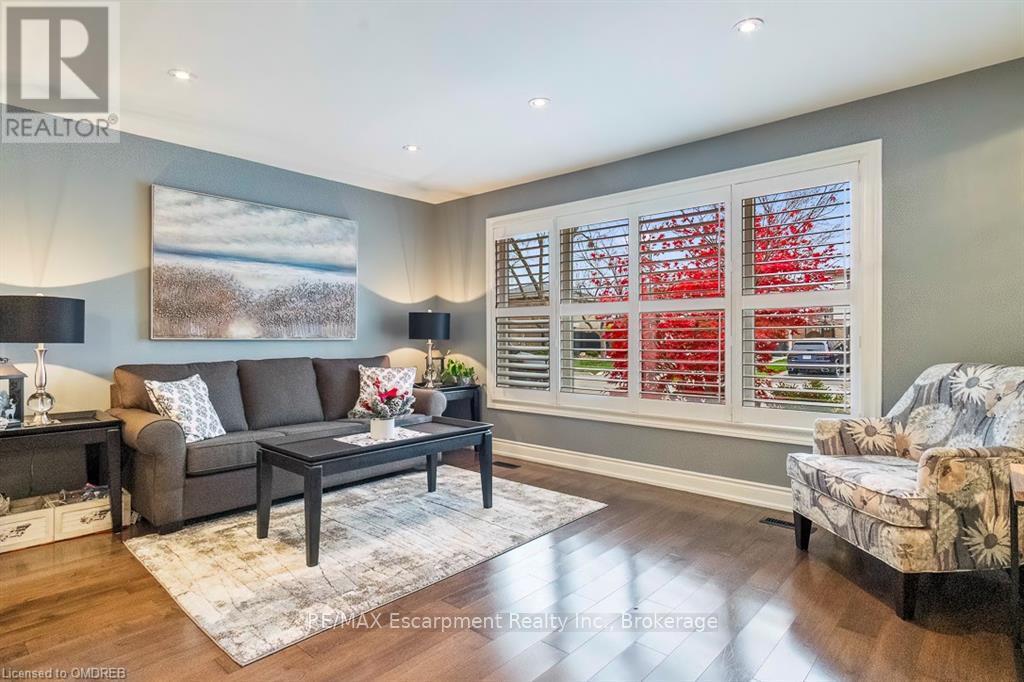 24 Willis Drive, Brampton, Ontario  L6W 1A9 - Photo 7 - W10929860