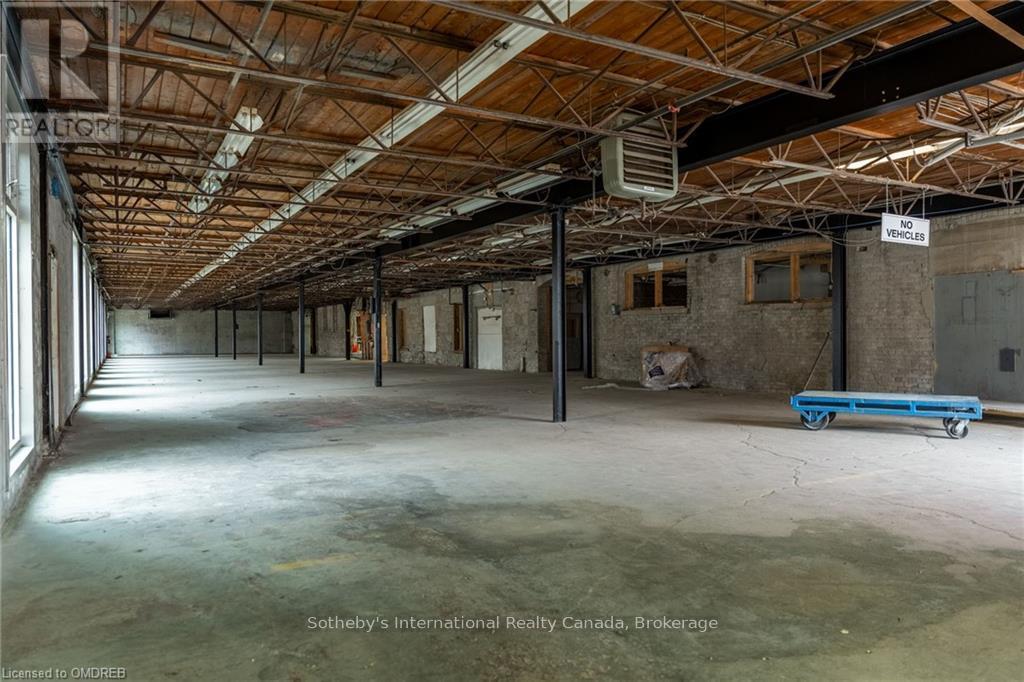 B-08 - 64 Hatt Street, Hamilton, Ontario  L9H 7T6 - Photo 6 - X10422862