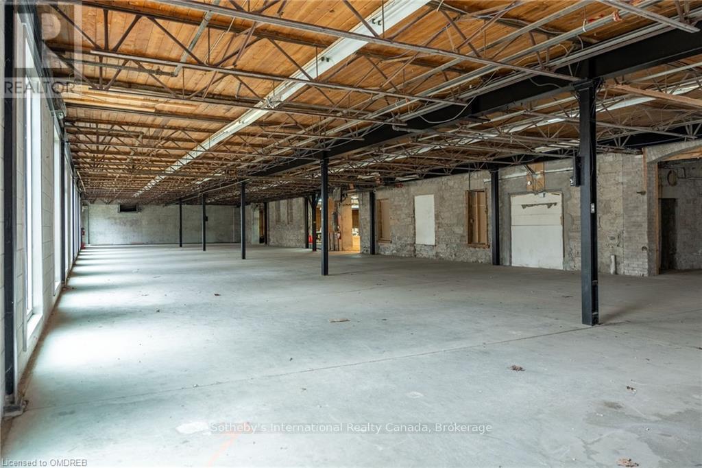 B-12 - 64 Hatt Street, Hamilton, Ontario  L9H 7T6 - Photo 5 - X10422864