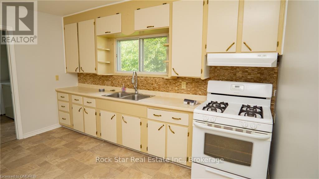Main Floor - 138 Humboldt Parkway, Port Colborne, Ontario  L3K 2H4 - Photo 4 - X10428577
