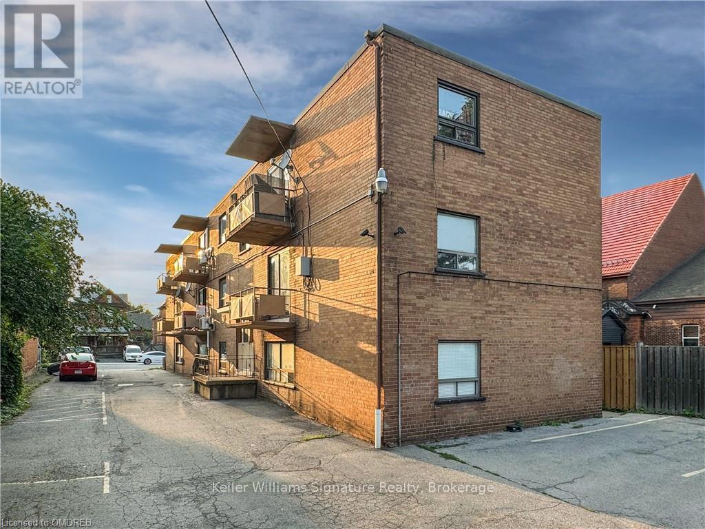 122 Victoria Avenue N, Hamilton, Ontario  L8L 5E5 - Photo 1 - X10441654