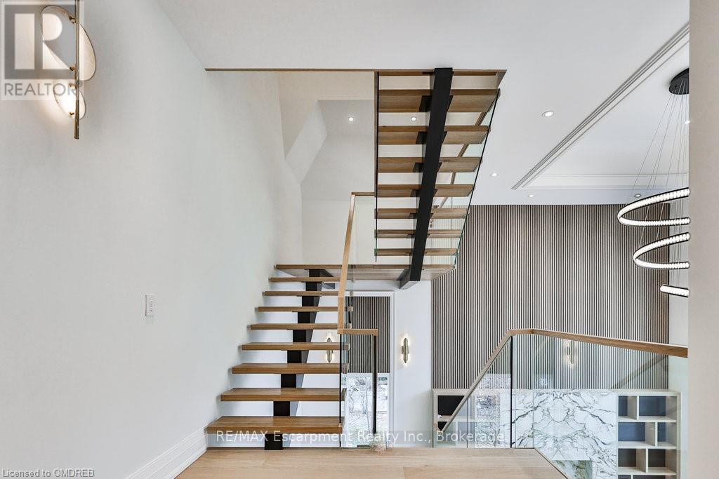 556 Fourth Line, Oakville, Ontario  L6L 5A7 - Photo 12 - W10441946