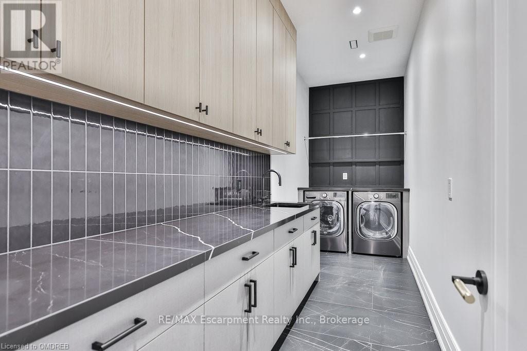 556 Fourth Line, Oakville, Ontario  L6L 5A7 - Photo 29 - W10441946