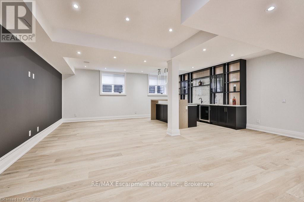556 Fourth Line, Oakville, Ontario  L6L 5A7 - Photo 31 - W10441946